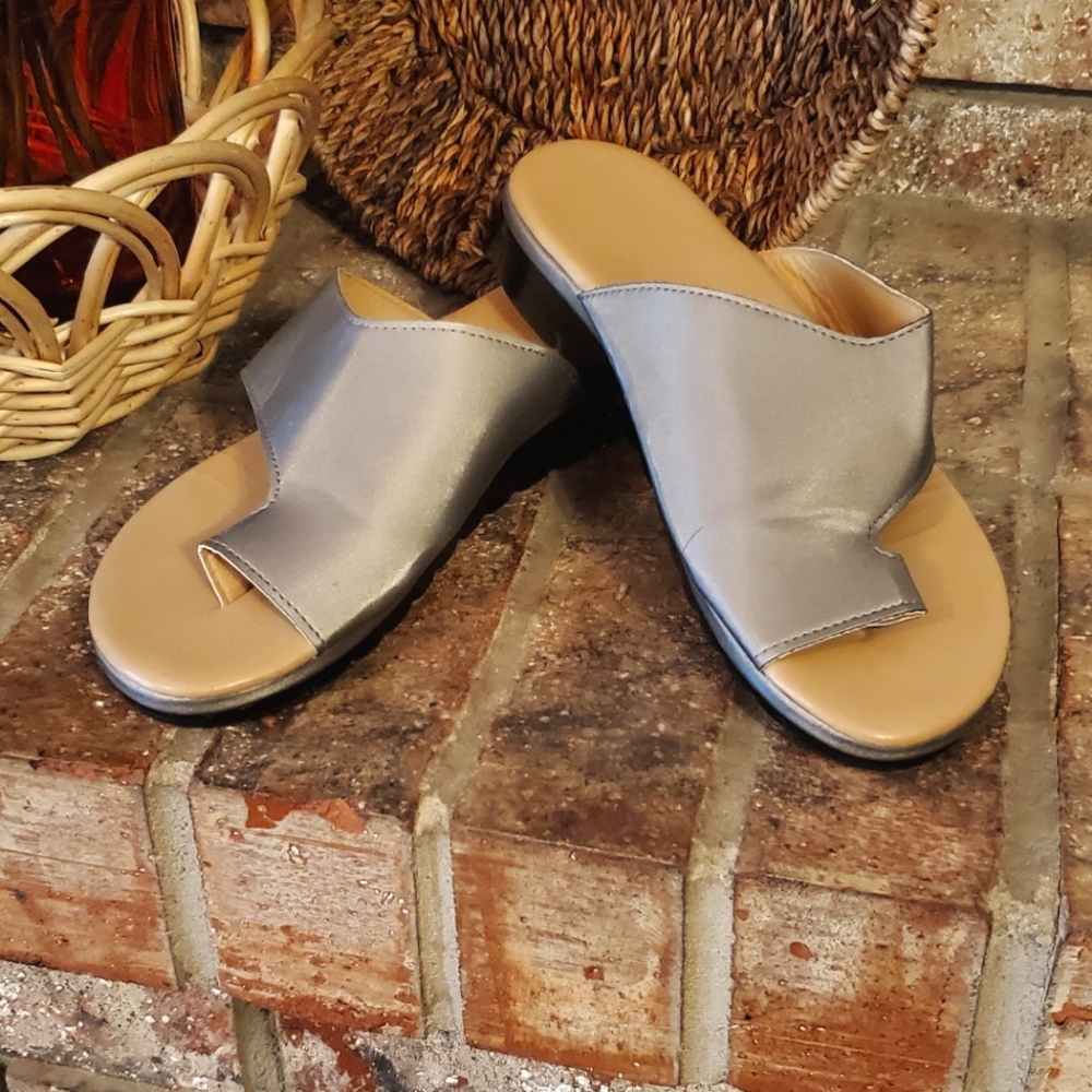 Satin Sandal Size 9-10     #1025